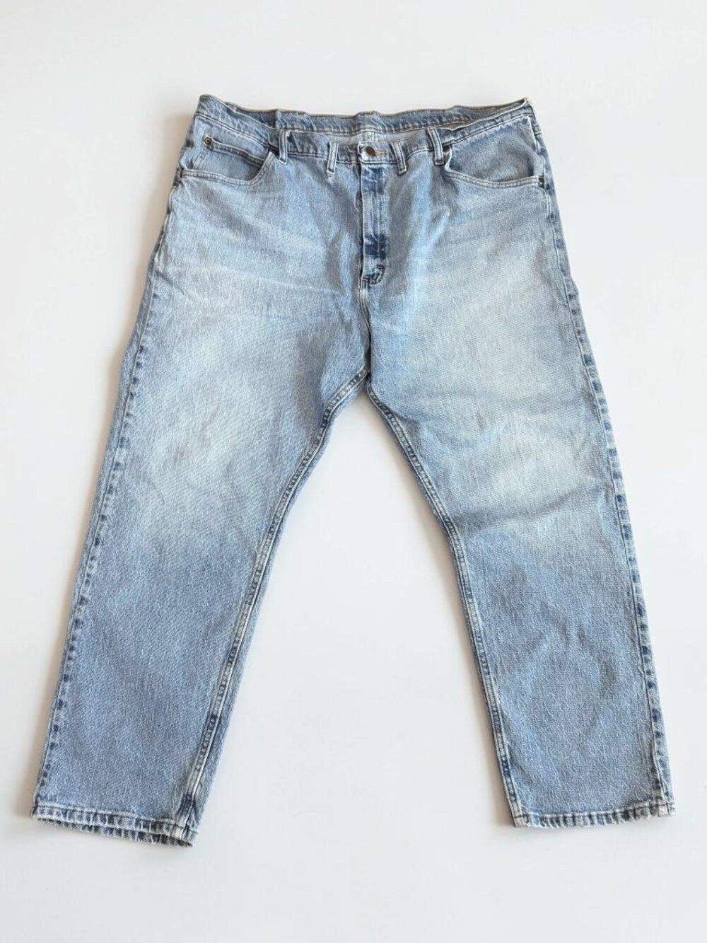 Wrangler Relaxed Fit Jeans Men’s 44x30 Light Wash Vintage Distressed Denim